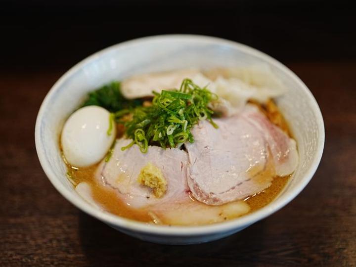 Bol de ramen au porc, œuf et ciboule (photo d’illustration)